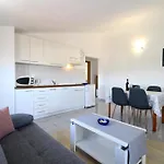Apartment Apartments Jere 719 *