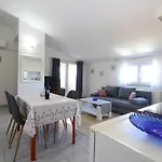 Apartment Apartments Jere 719 Pula