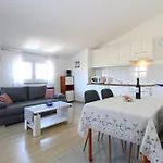 Apartments Jere 719 *