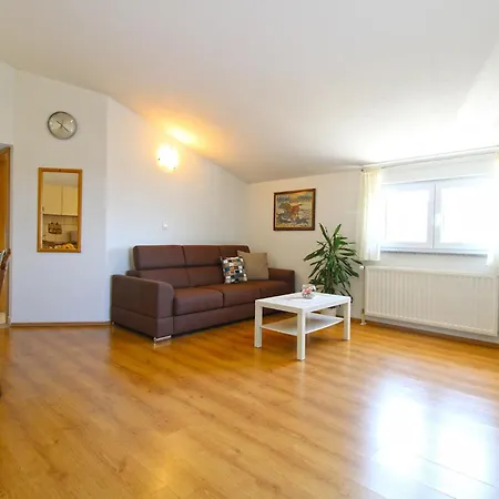 Jere 719 Apartamento *